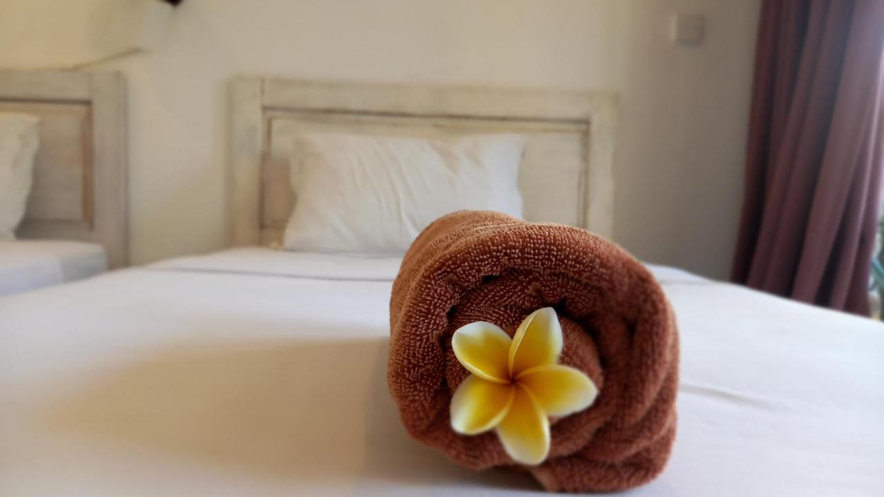 Wisma Bunda 2 Hotel Gili Trawangan Exterior photo